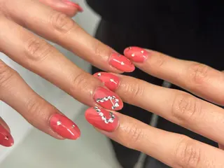 ネイル Queen所属・伊藤 梨恋のネイルデザイン