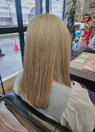 セミロング カラー 関口 友菜のヘアスタイル