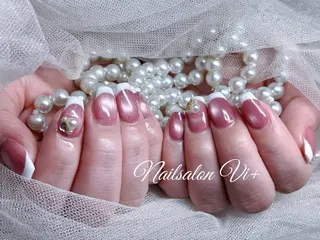 ネイル Nailsalon Vi+ももか🩷のネイルデザイン