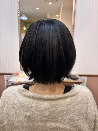 ミディアム 吉井 愛のヘアスタイル