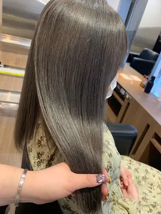 セミロング カラー 薄田 珠美のヘアスタイル