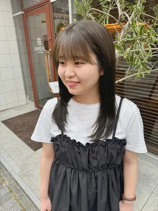 ミディアム maika /layer cutのヘアスタイル