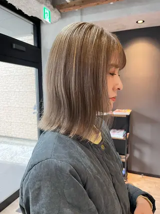 ミディアム カラー 多河 遥のヘアスタイル