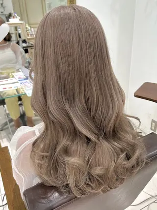 ロング カラー Rinka🌷🩶 グレージュカラー🫧のヘアスタイル