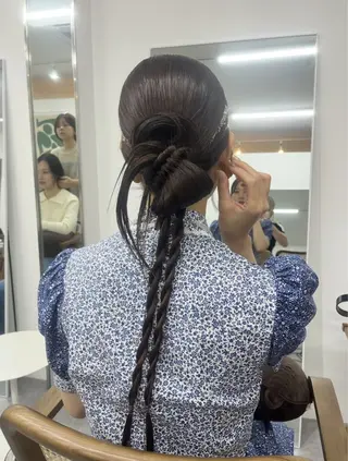 ロング ヘアアレンジ 🟣niw SHUNNA🟣のヘアスタイル