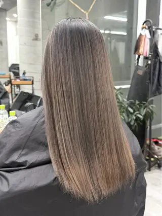 セミロング カラー Kotoko🖤/海 外/バレイヤージュのヘアスタイル