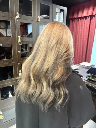 ロング カラー 🦋YUI 髪質改善 ブリーチ　着付け🦋のヘアスタイル