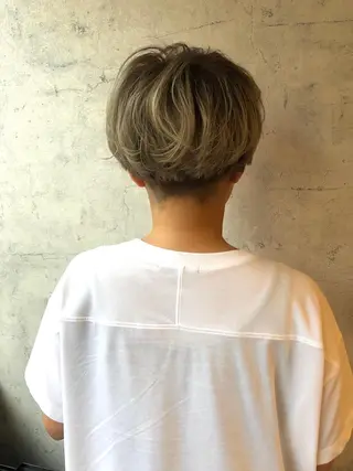 ショート カラー 平川 友希子のヘアスタイル