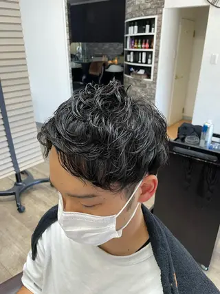 パーマ メンズ 佐々木 浩之のヘアスタイル