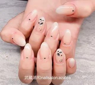 ネイル R inのネイルデザイン