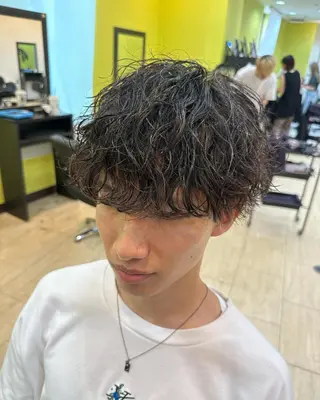ミディアム カラー パーマ メンズ 韓国メンズヘア 田城伶治のヘアスタイル