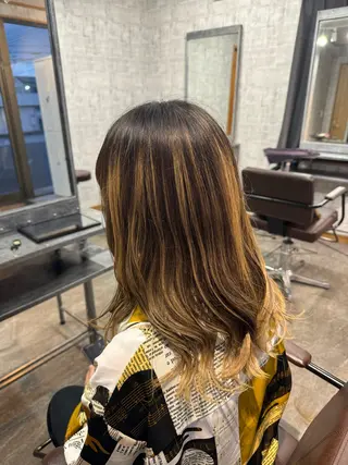 ロング 月館 怜奈のヘアスタイル
