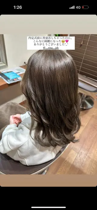 セミロング カラー RINA .のヘアスタイル