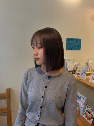 カラー 荒井 茉凜のヘアスタイル