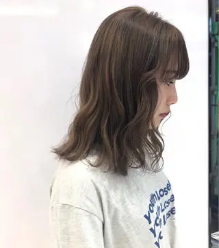 ミディアム カラー 相川 愛実のヘアスタイル