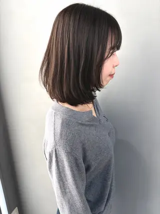 ミディアム カラー S. Hitomiのヘアスタイル