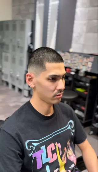 メンズ トミヤマ シュウトのヘアスタイル