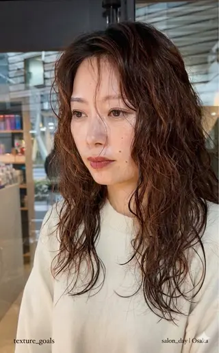 ロング パーマ 小山洋次/阪急茨木/ 透明感カラーショートのヘアスタイル