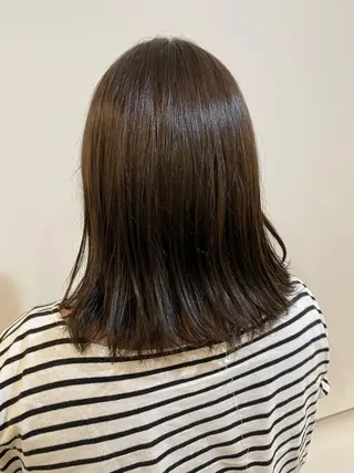 ミディアム カラー 安澤 彩奈のヘアスタイル