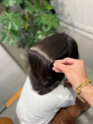 ミディアム ウルフカット/ ハッシュカット/山路のヘアスタイル
