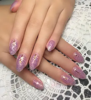 ネイル ゲン レイカのネイルデザイン