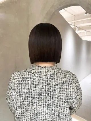 ミディアム 切りっぱなしボブ/ 艶カラー/綾莉のヘアスタイル