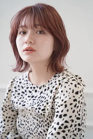 ミディアム カラー 小顔レイヤー/ ベージュ🤍Rieのヘアスタイル