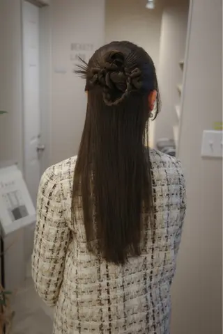 ロング カラー ヘアアレンジ hiide sisiのヘアスタイル