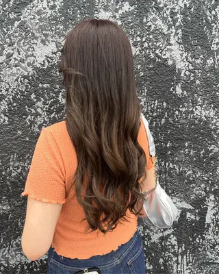 セミロング カラー 伊藤 由妃乃のヘアスタイル