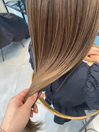セミロング カラー たつ/レイヤーカット 顔周り/髪質改善のヘアスタイル