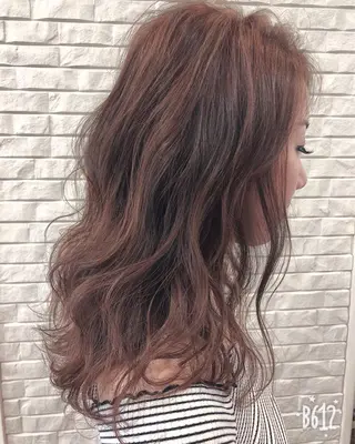 ロング カラー 伊藤 さやかのヘアスタイル