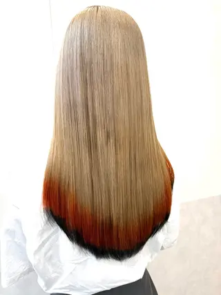 セミロング カラー インナーカラー 推し ブリーチ 髪質改善のヘアスタイル