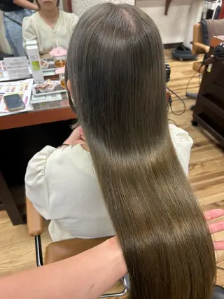 ロング 榮 百合香のヘアスタイル