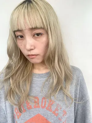セミロング カラー 💓パーマ，💗 レイヤーカットのヘアスタイル