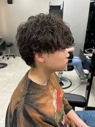 ショート パーマ メンズ 若命燿史／レイヤー 縮毛矯正/髪質改善のヘアスタイル