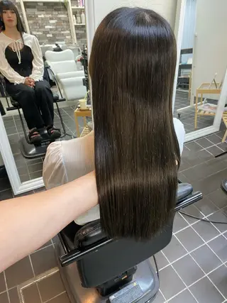 ロング カラー 川上 麻梨阿のヘアスタイル