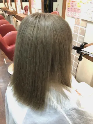 ミディアム カラー 大野 まゆのヘアスタイル