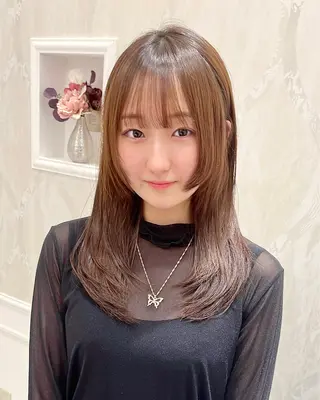 セミロング 大阪ウルフカット 🐺デザインカラーのヘアスタイル