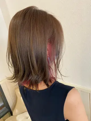 ミディアム カラー 宮内 真乃のヘアスタイル