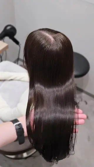 ロング カラー 縮毛矯正をしている人 のためのカラーのヘアスタイル
