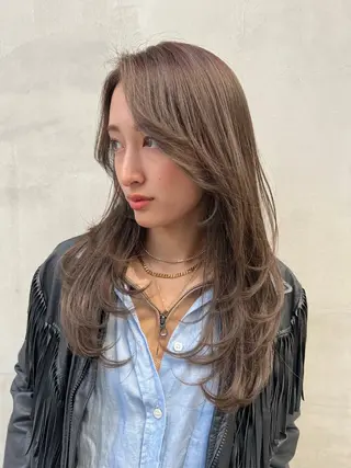 ロング 🌟小顔レイヤー× 赤み消し透明感カラーのヘアスタイル