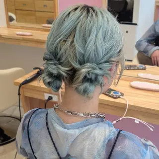 ミディアム ヘアアレンジ 彩桜/艶カラー/小顔 に見せるカット✂のヘアスタイル