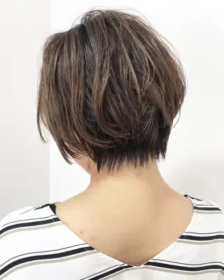 ショート カラー ウルフ/デザイン/ 大阪/タカハシユウキのヘアスタイル