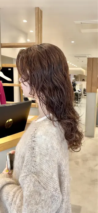 ロング パーマ 久野紗愛 【髪質改善　艶髪】のヘアスタイル