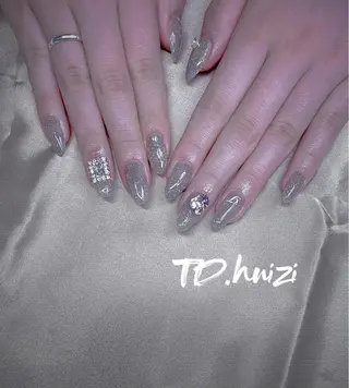 ミディアム めぐみのネイルサロン スタッフ練習のネイルデザイン