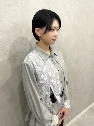 ショート カラー 盛れる顔まわり✨🎀 レイヤー別所好葉のヘアスタイル