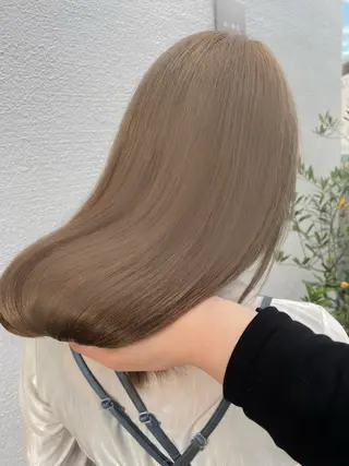 セミロング カラー MIYU透明感カラー ブリーチなしWカラーのヘアスタイル