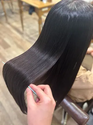 ロング 山口 栞奈のヘアスタイル