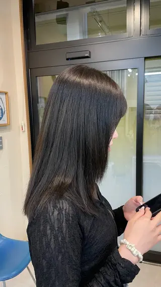 セミロング I-FLAT 暮石悠菜のヘアスタイル