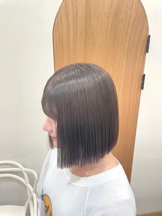 ショート カラー 慎太朗/パーマ/ボブ /センターパートのヘアスタイル